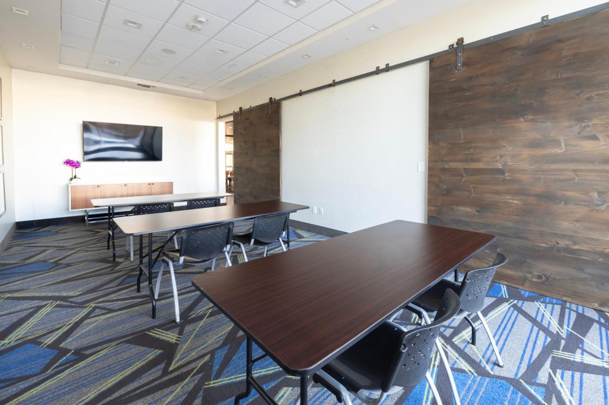 Holiday Inn Express & Suites Dallas Ne Arboretum Garland Exteriör bild
