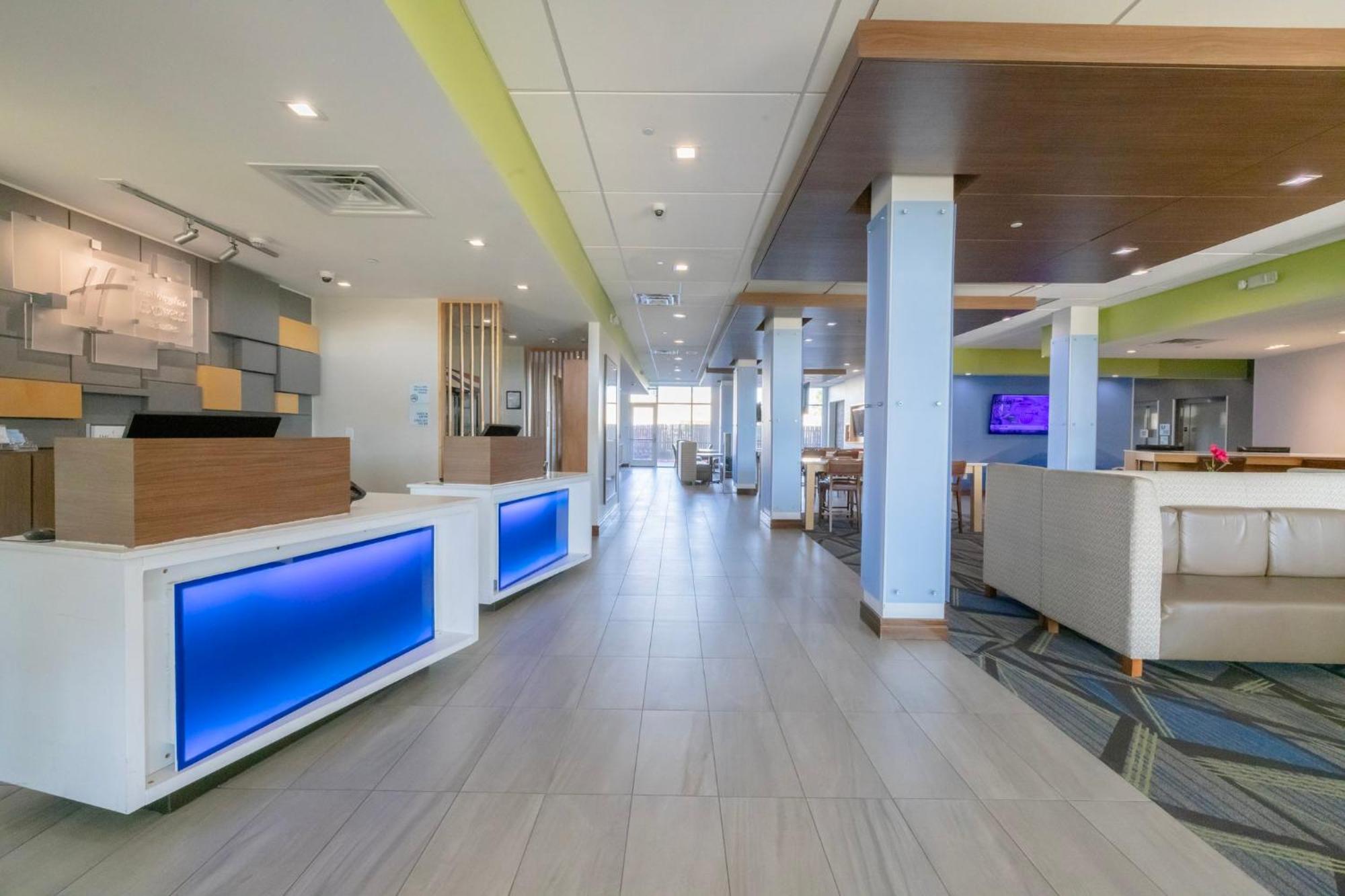 Holiday Inn Express & Suites Dallas Ne Arboretum Garland Exteriör bild